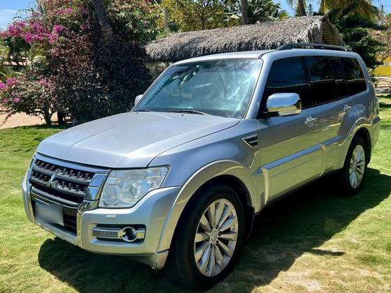 MITSUBISHI PAJERO 3.2 HPE 4X4 7 LUGARES 16V TURBO INTERCOOLER DIESEL 4P AUTOMÁTICO